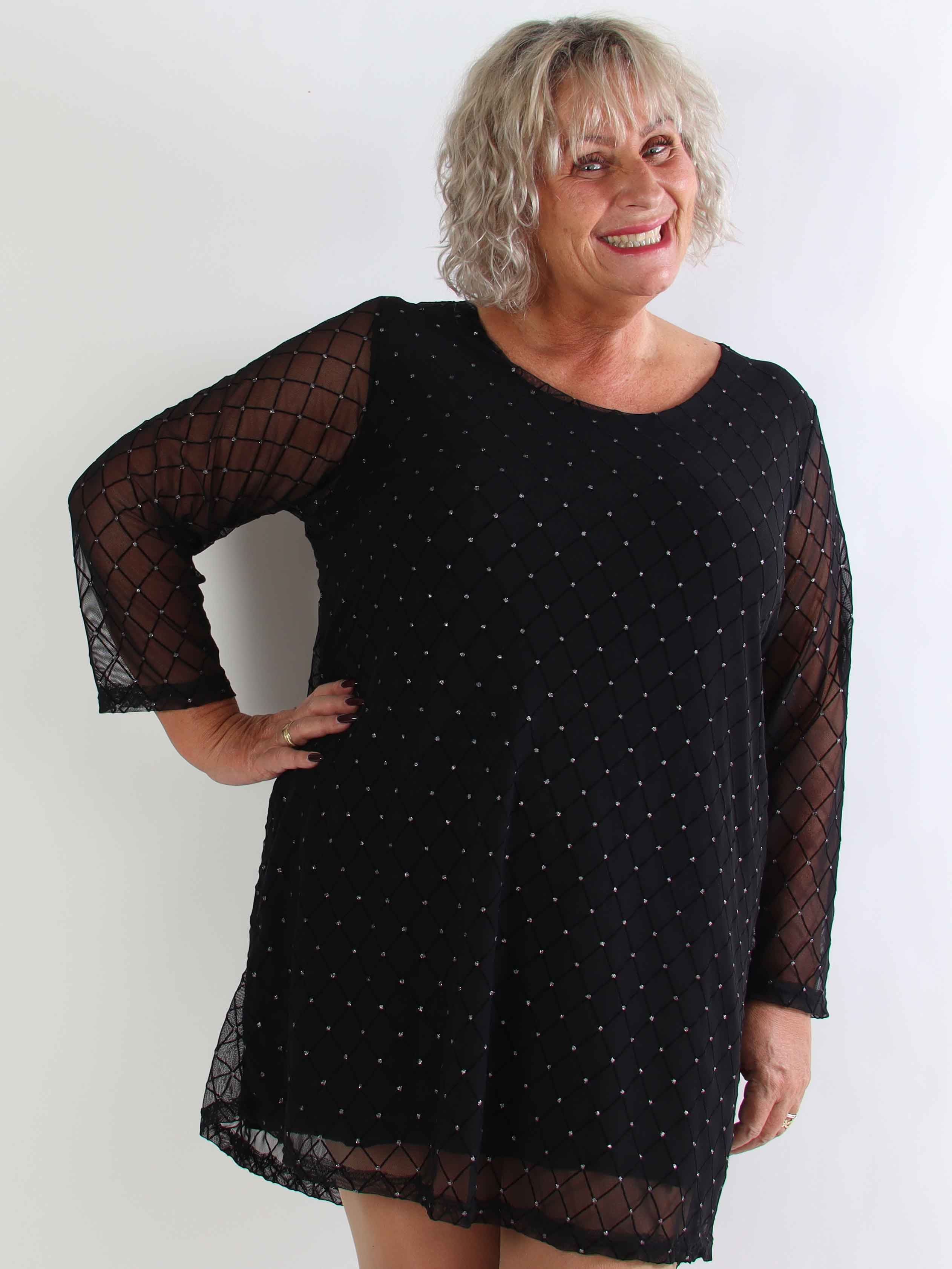 Ritte - Långärmad plus size meshklänning med glitterdetaljer